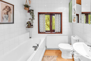 Photo 25- click for photo gallery